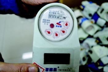 智能水表頻繁故障引關(guān)注 一年更換近千塊，技術(shù)與服務(wù)成焦點